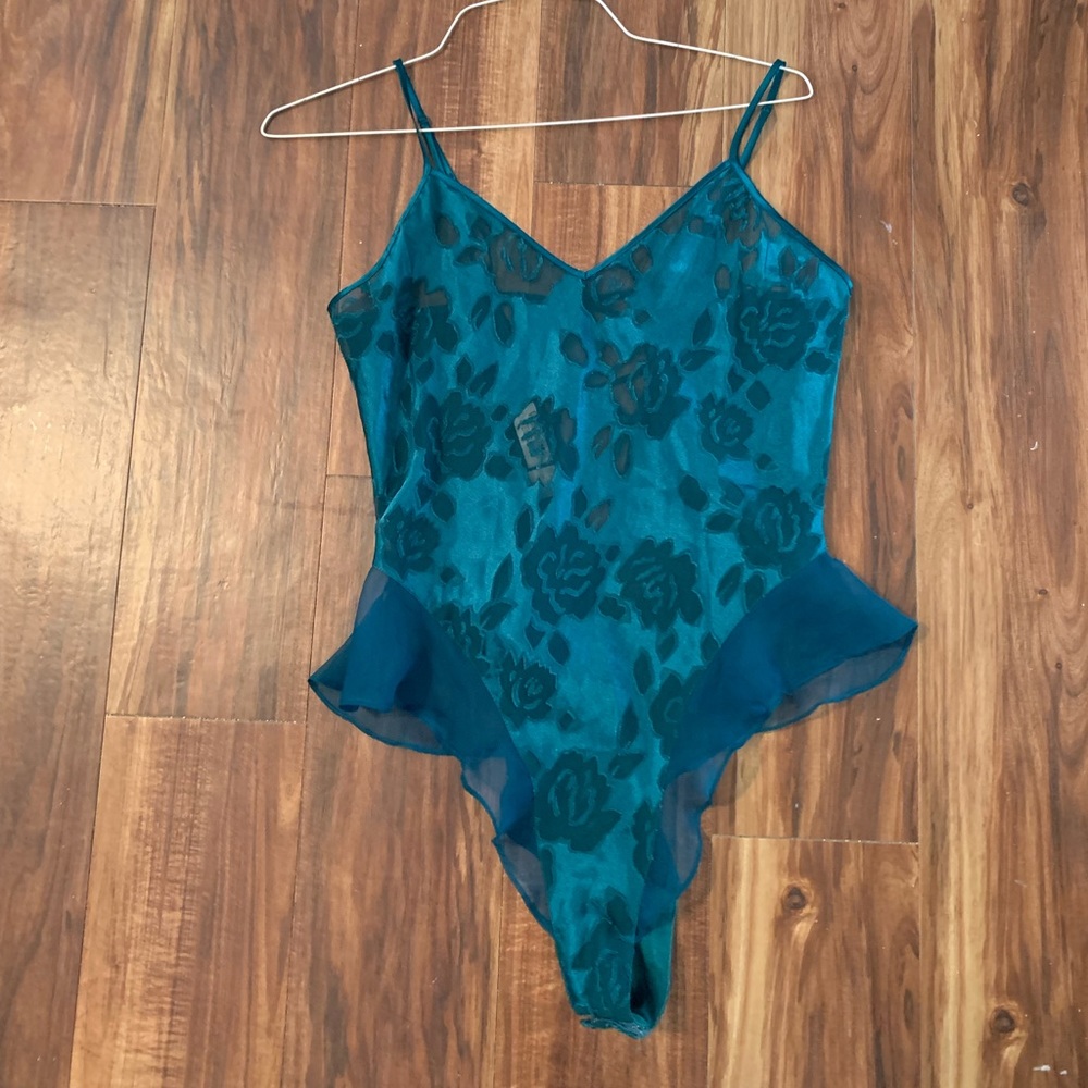 VINTAGE VICTORIAS SECRET GOLD LABEL LINGERIE TEDDY 💙💚